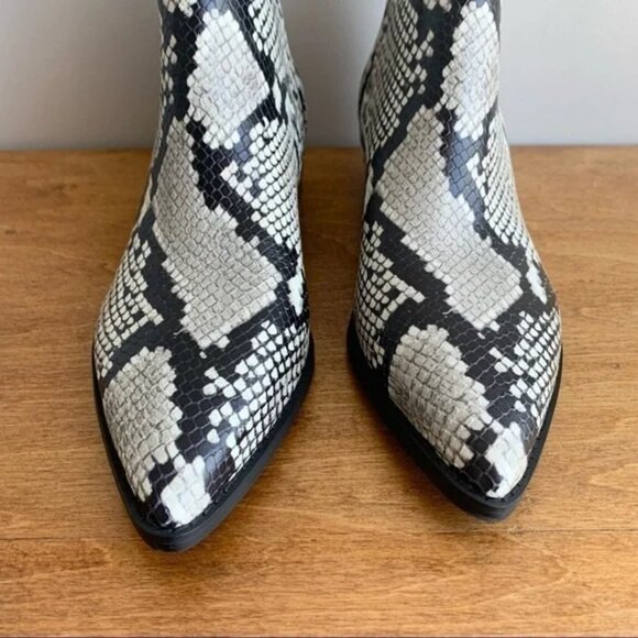 MARC FISHER LTD. Vivica Pointed Toe Snakeskin White Cow Ankle Block Heel - Picture 8 of 14